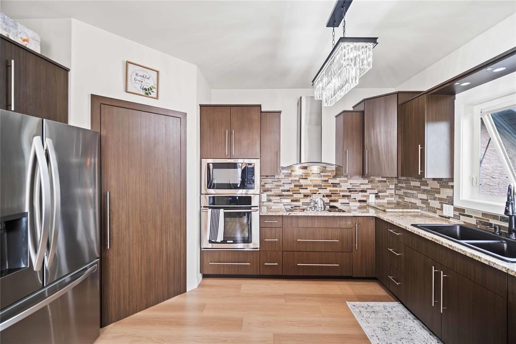 Photo 9 of 20 Burntwood Drive, Mitchell MB
