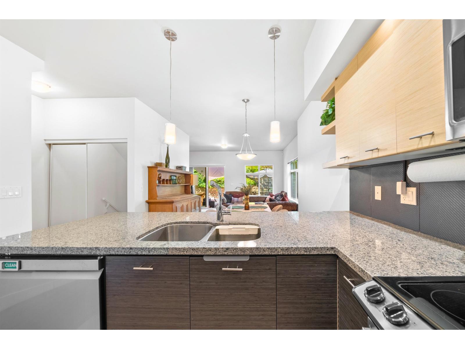 Photo 23 of 14 6299 144 Street, Surrey BC