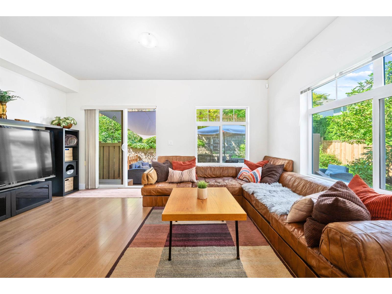 Photo 4 of 14 6299 144 Street, Surrey BC