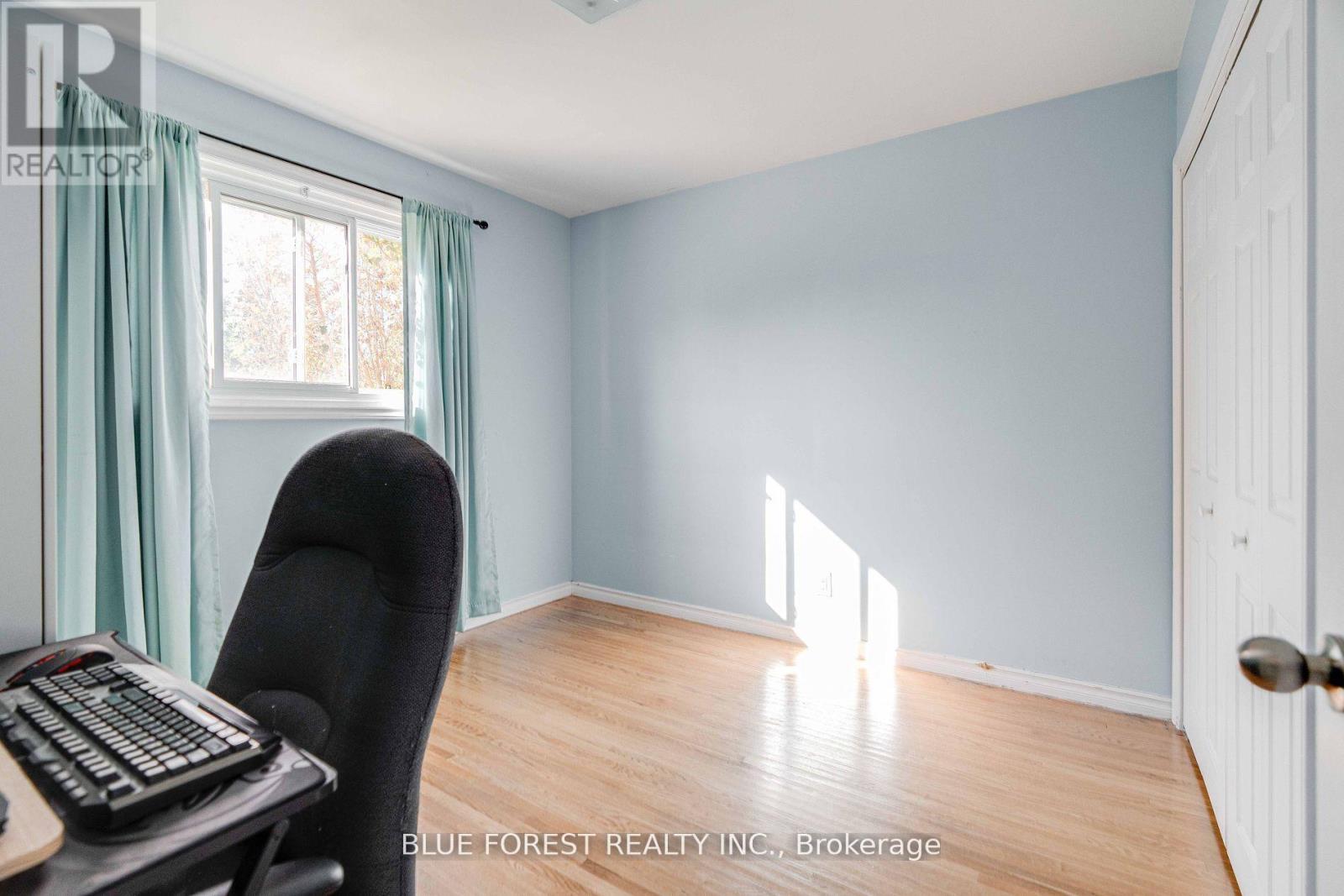 Photo 11 of 195 Myrtle Street, St Thomas ON
