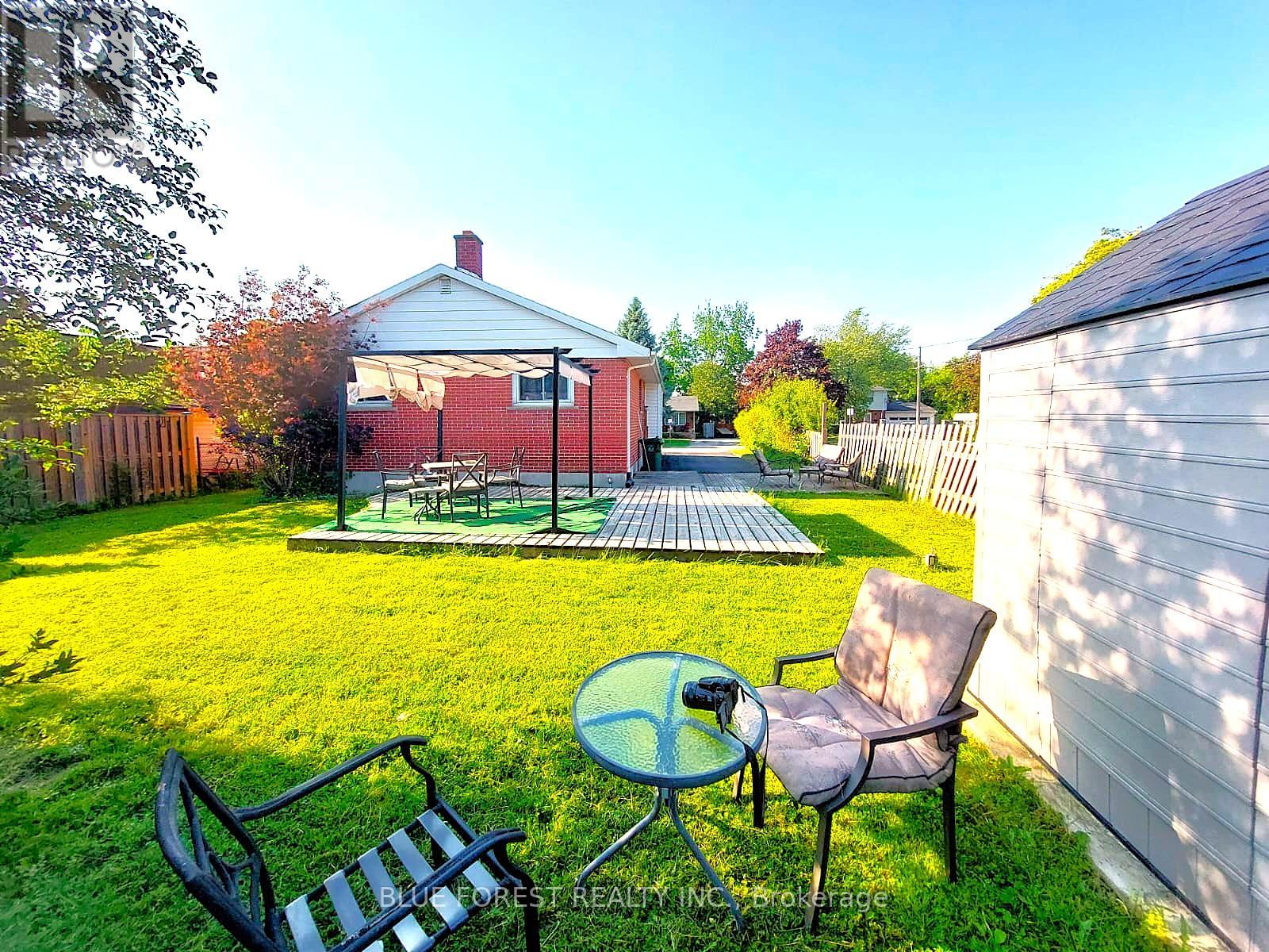 Photo 4 of 195 Myrtle Street, St Thomas ON