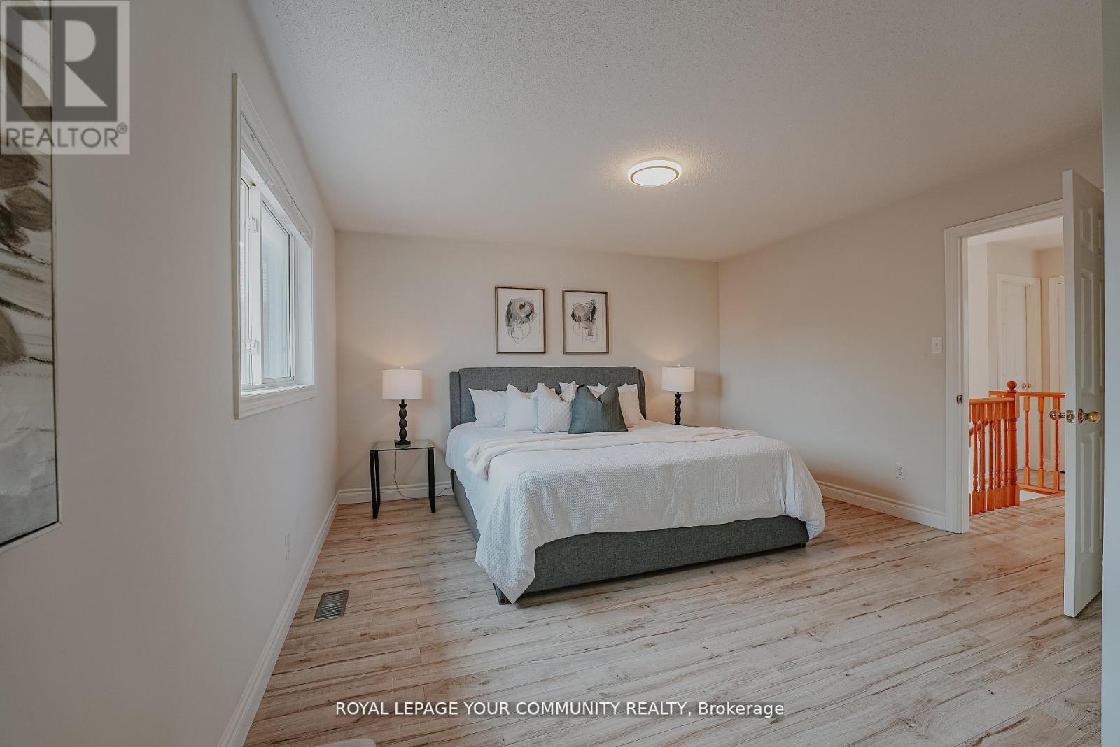 Photo 27 of 550 Greig Circle, Newmarket ON