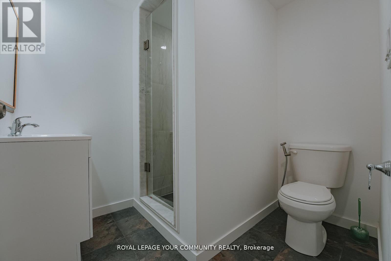 Photo 40 of 550 Greig Circle, Newmarket ON