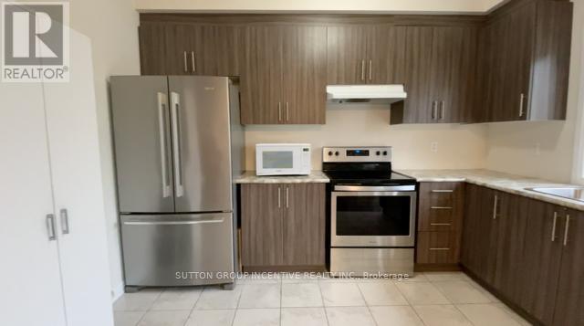 Photo 13 of 3 Bedford Estates Crescent, Barrie ON