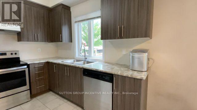 Photo 14 of 3 Bedford Estates Crescent, Barrie ON