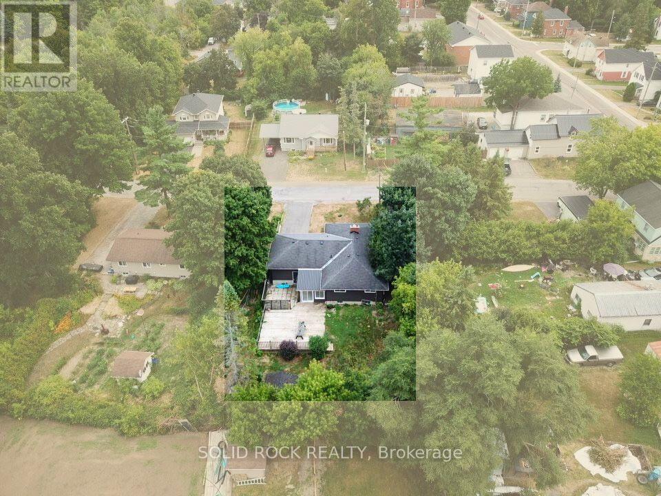 Photo 24 of 120 Ida Street N, Arnprior ON