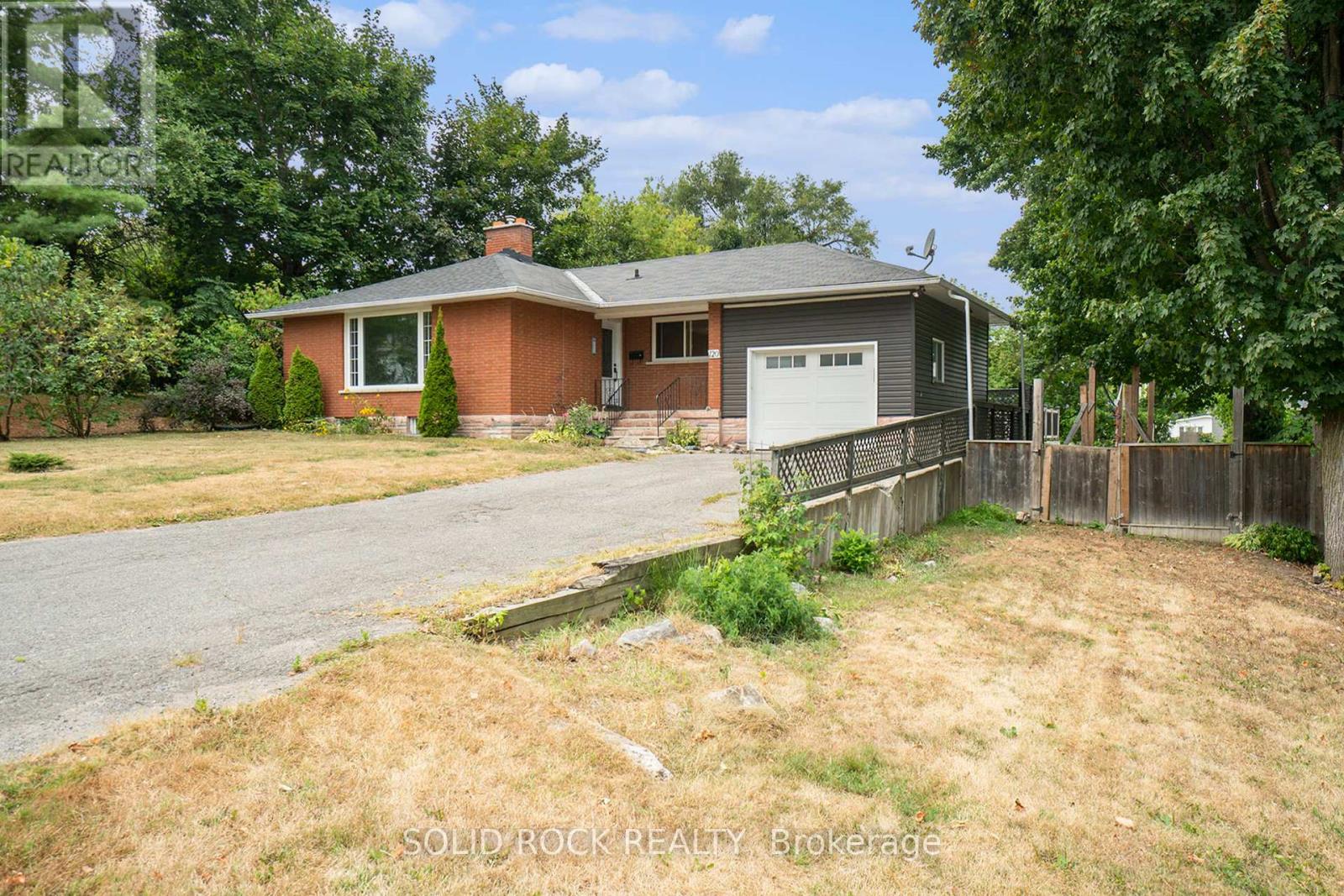 Photo 3 of 120 Ida Street N, Arnprior ON