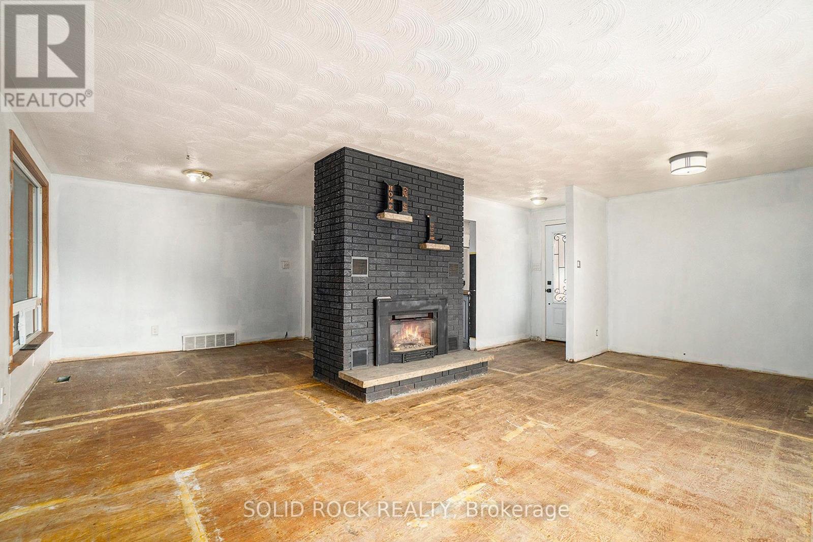 Photo 6 of 120 Ida Street N, Arnprior ON