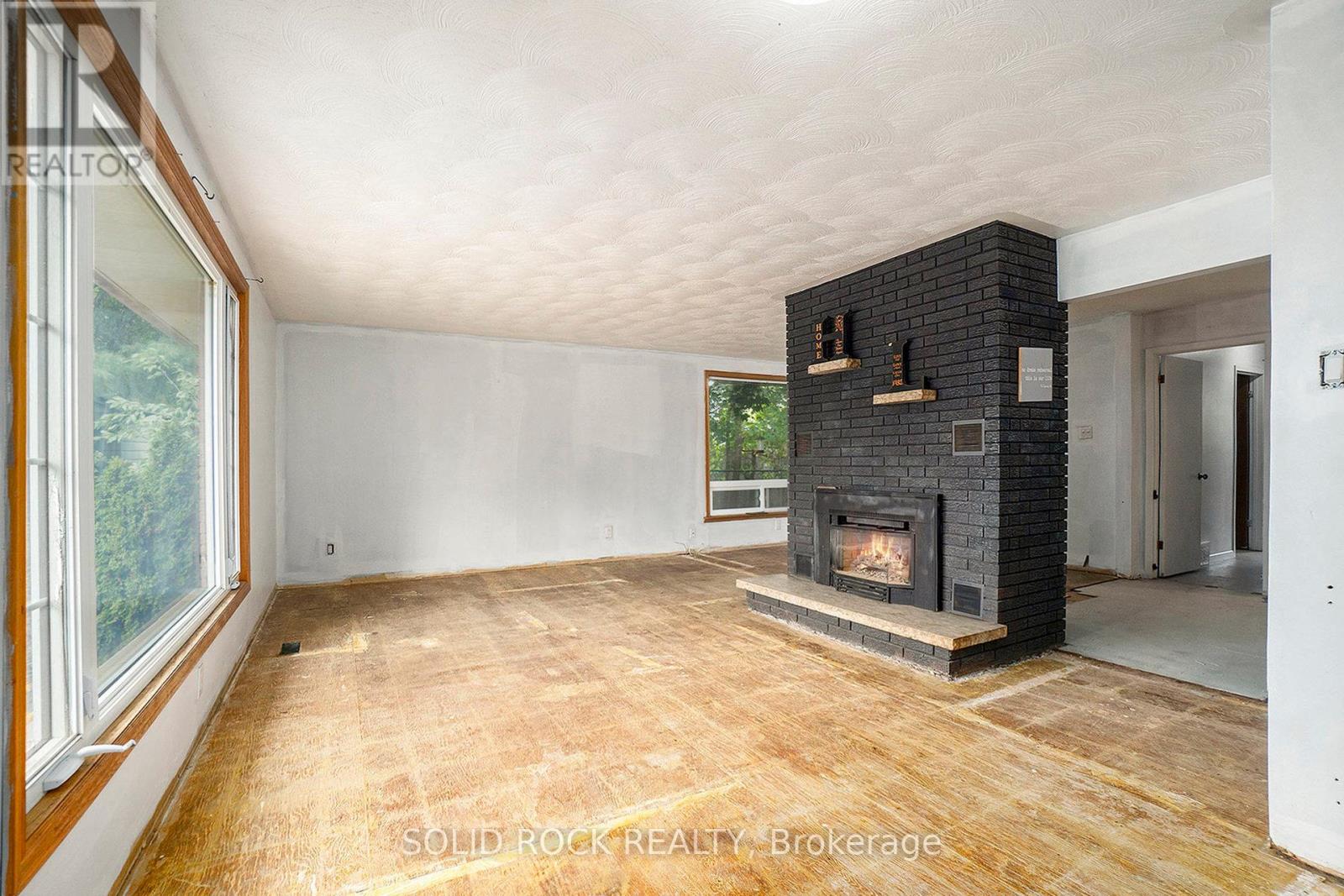 Photo 8 of 120 Ida Street N, Arnprior ON