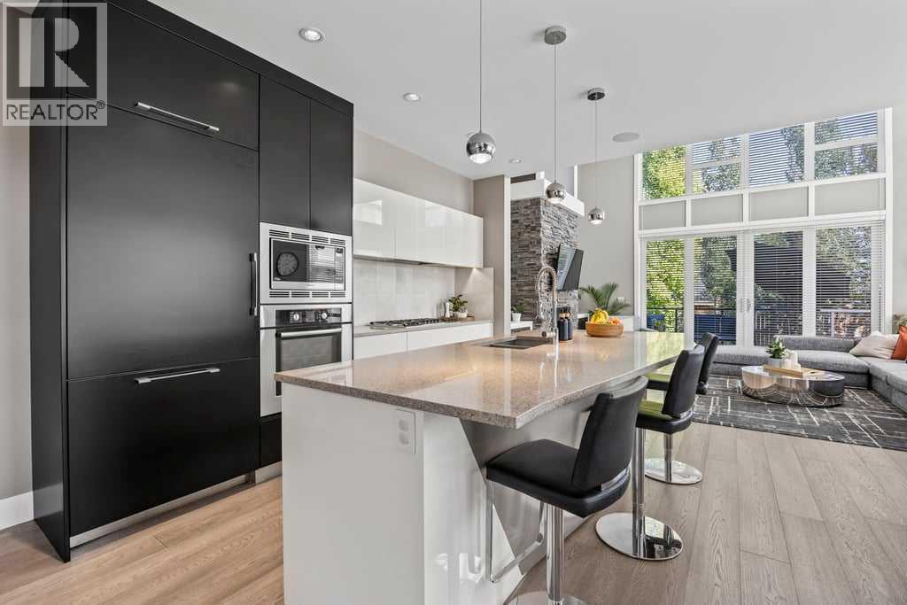 Photo 10 of 6 West Point Mews Sw, Calgary AB