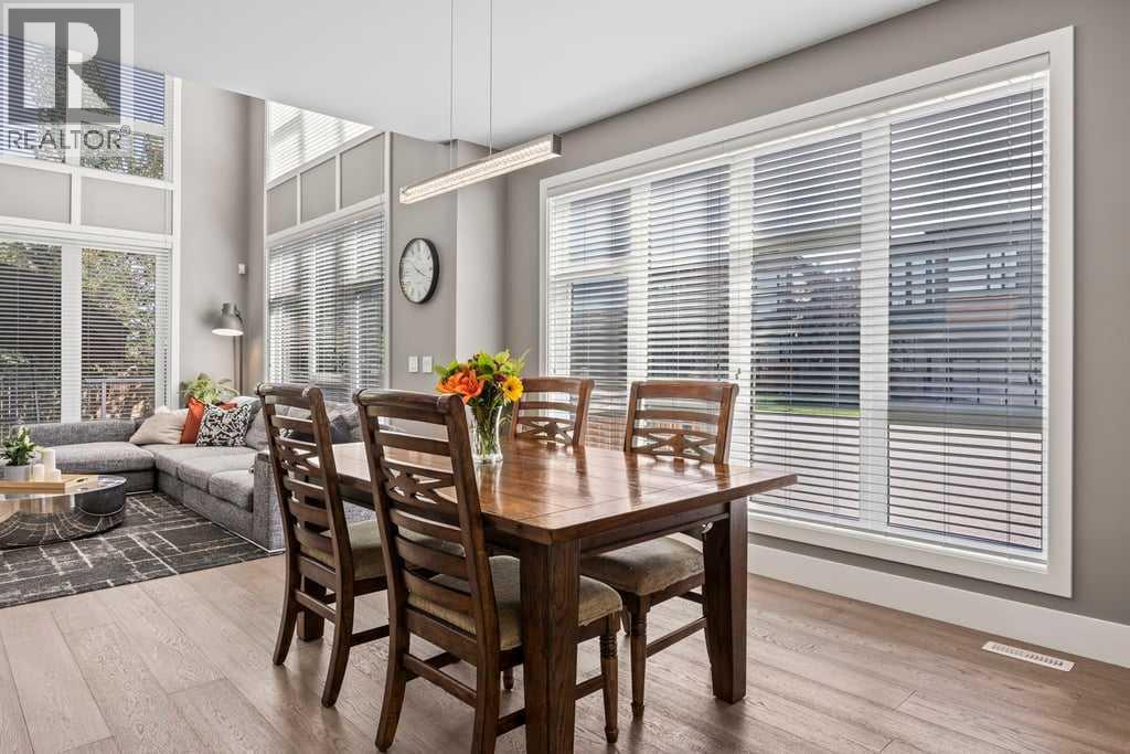 Photo 11 of 6 West Point Mews Sw, Calgary AB