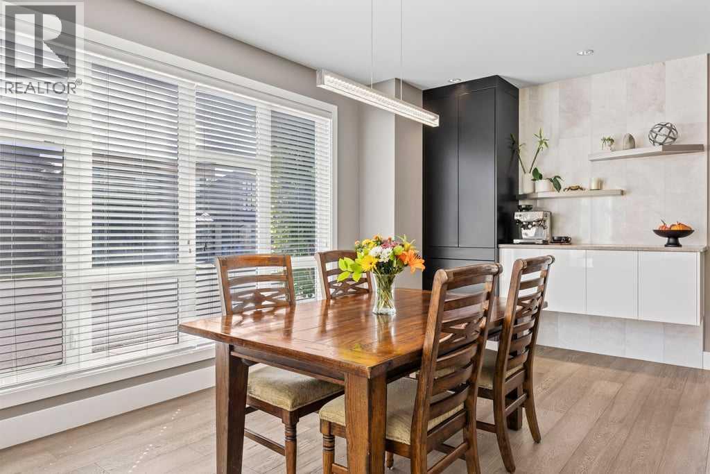 Photo 12 of 6 West Point Mews Sw, Calgary AB