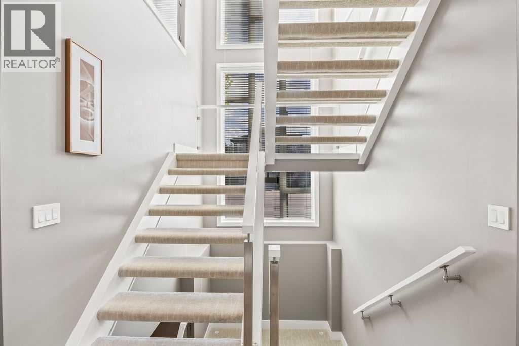 Photo 31 of 6 West Point Mews Sw, Calgary AB