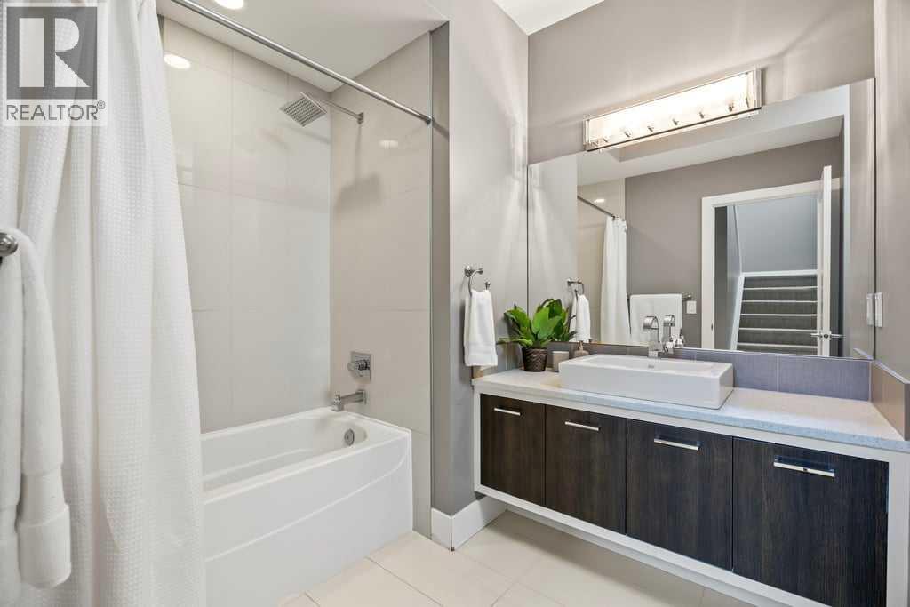 Photo 42 of 6 West Point Mews Sw, Calgary AB