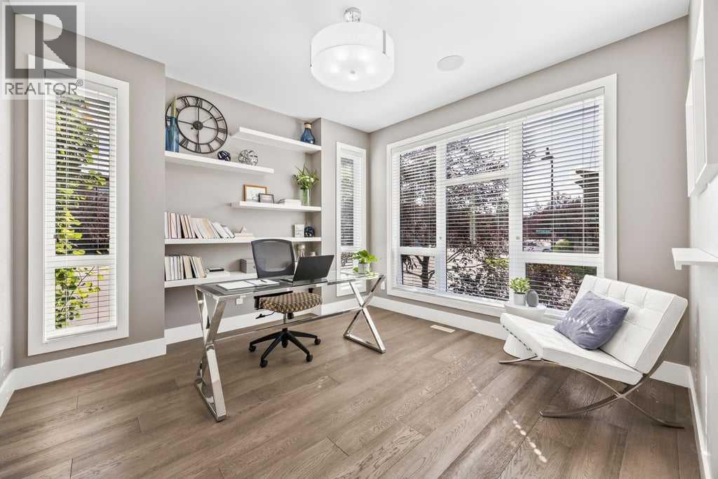 Photo 7 of 6 West Point Mews Sw, Calgary AB
