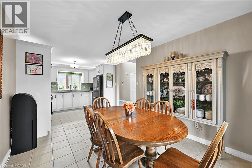 Photo 11 of 390 Mountain Road, Grimsby ON