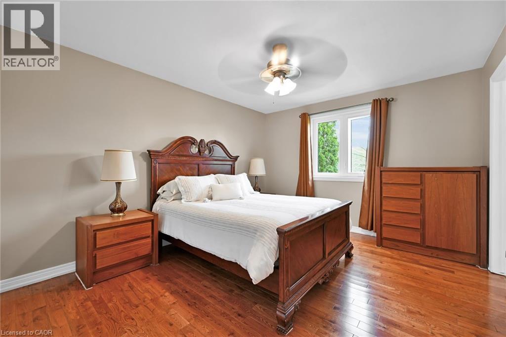 Photo 20 of 390 Mountain Road, Grimsby ON