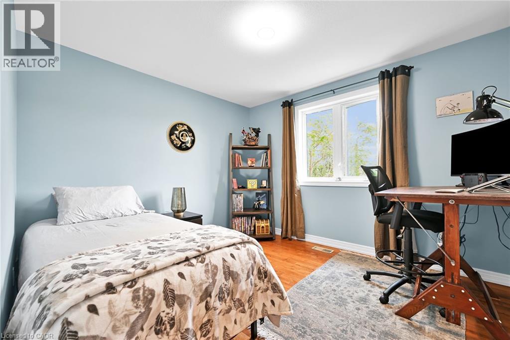 Photo 25 of 390 Mountain Road, Grimsby ON