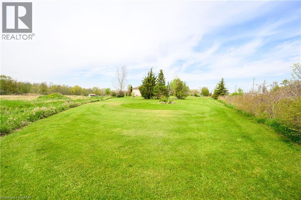 Photo 39 of 390 Mountain Road, Grimsby ON