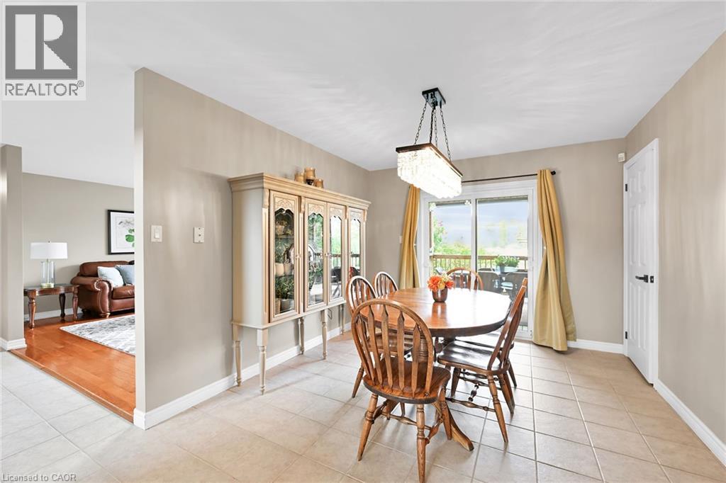 Photo 9 of 390 Mountain Road, Grimsby ON
