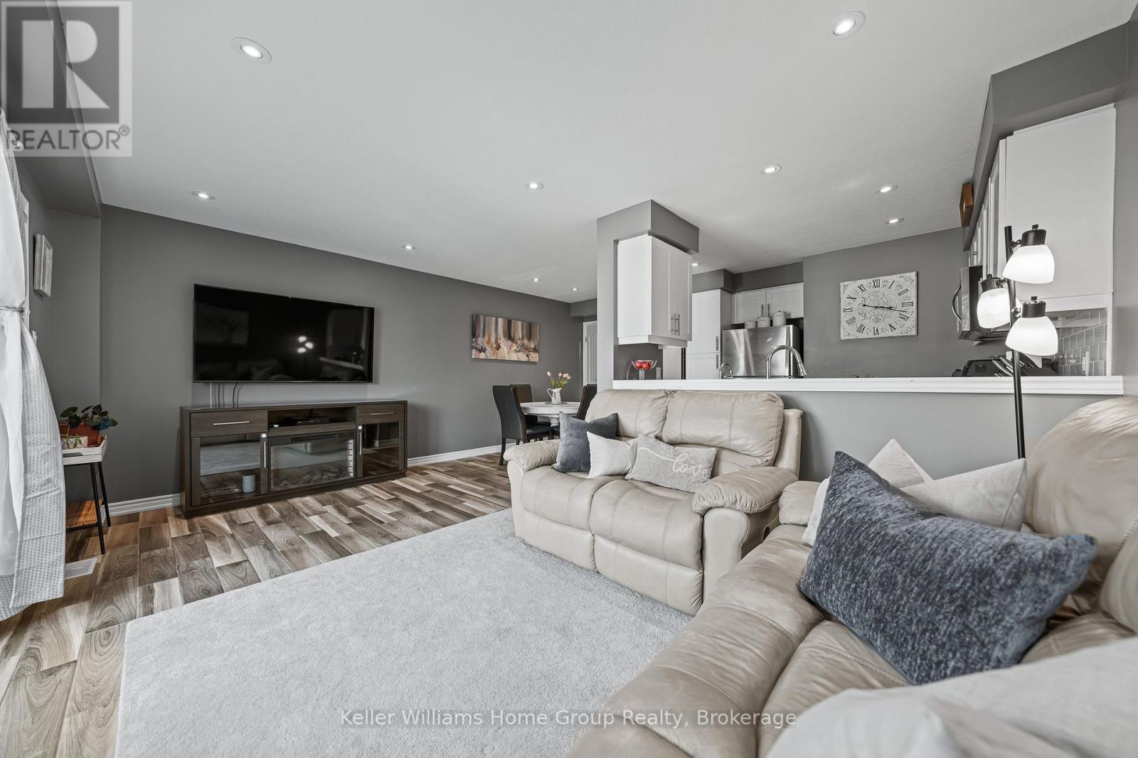 Photo 16 of 59 Westminster Crescent, Centre Wellington ON