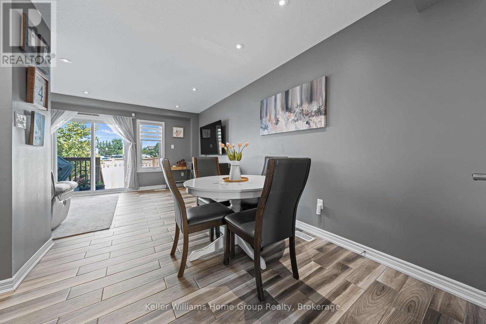 Photo 8 of 59 Westminster Crescent, Centre Wellington ON