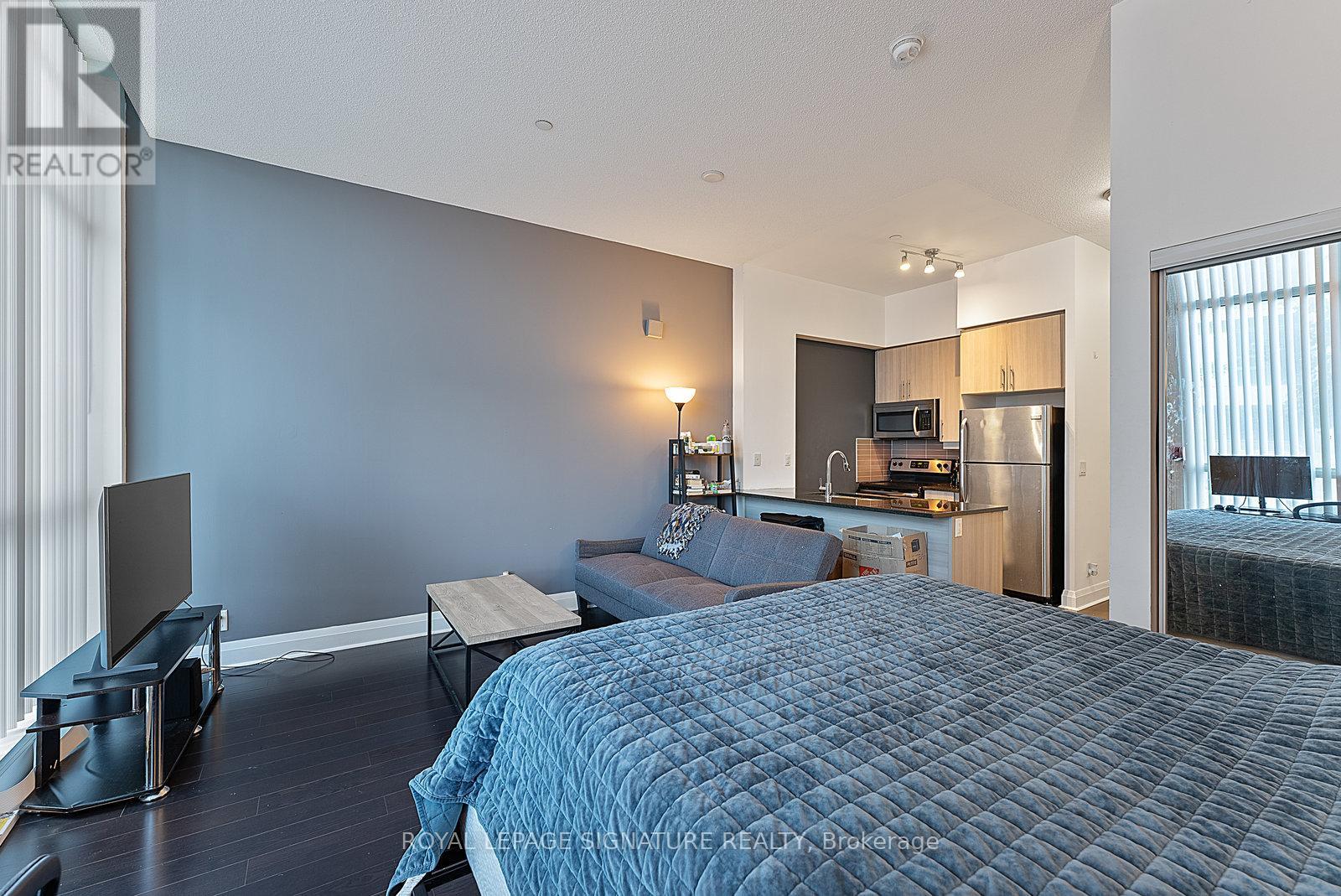 Photo 12 of 104 1185 The Queensway Avenue, Toronto ON