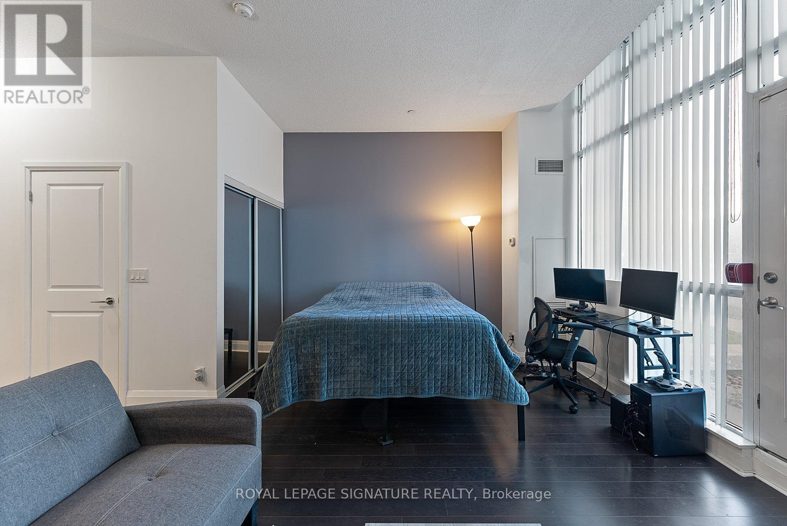 Photo 14 of 104 1185 The Queensway Avenue, Toronto ON