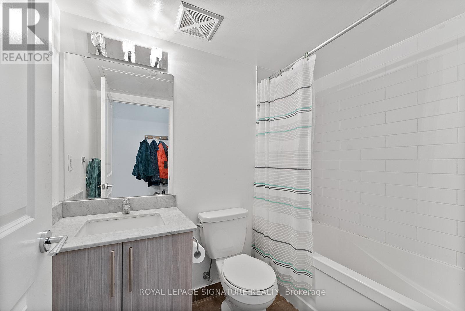 Photo 17 of 104 1185 The Queensway Avenue, Toronto ON
