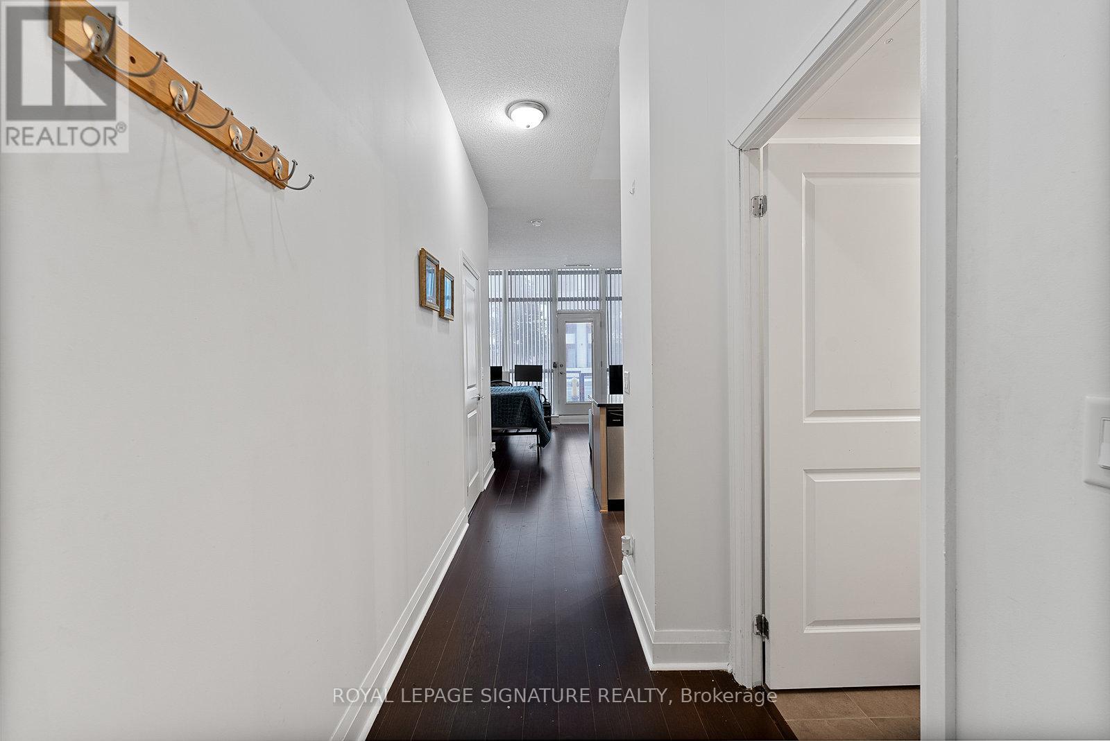 Photo 2 of 104 1185 The Queensway Avenue, Toronto ON