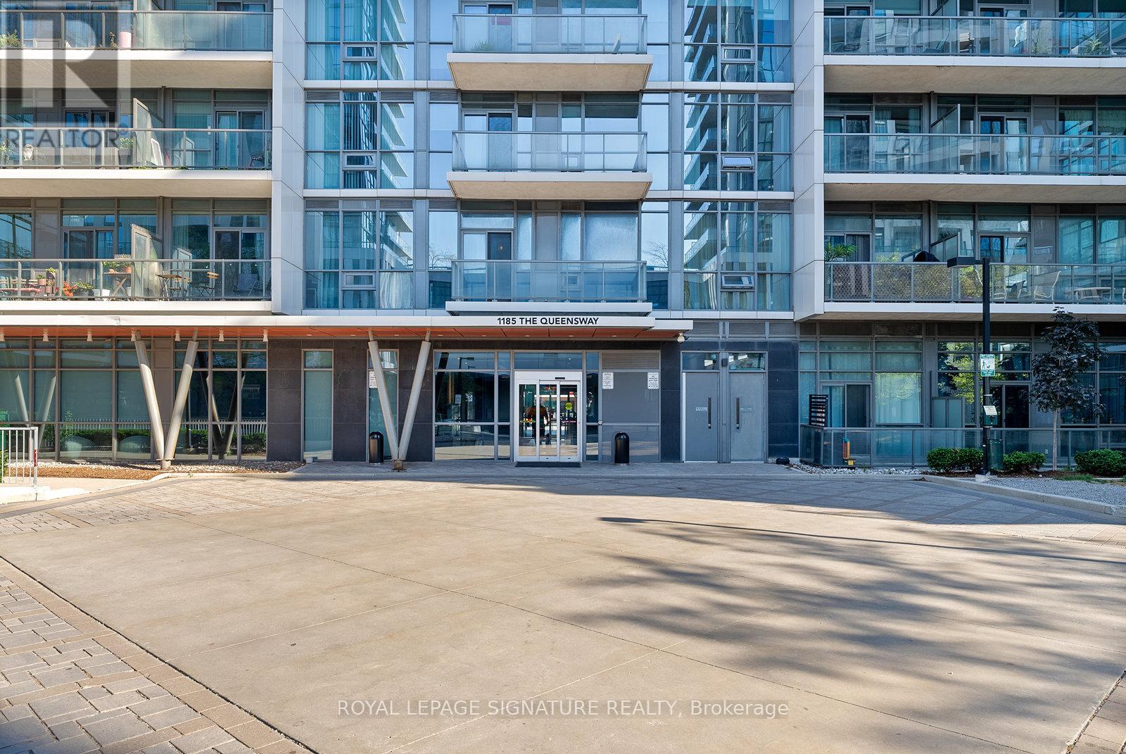 Photo 24 of 104 1185 The Queensway Avenue, Toronto ON