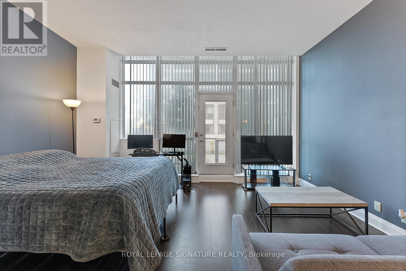 Photo 8 of 104 1185 The Queensway Avenue, Toronto ON