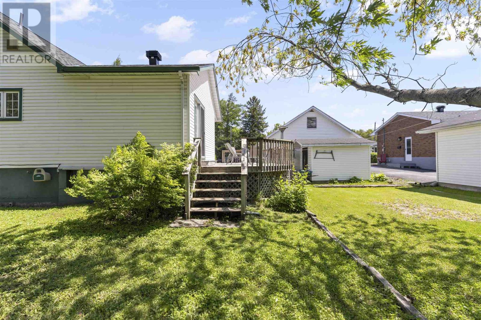 Photo 38 of 441 Laurier Ave, Sault Ste Marie ON