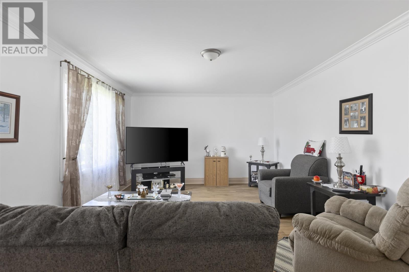 Photo 9 of 441 Laurier Ave, Sault Ste Marie ON
