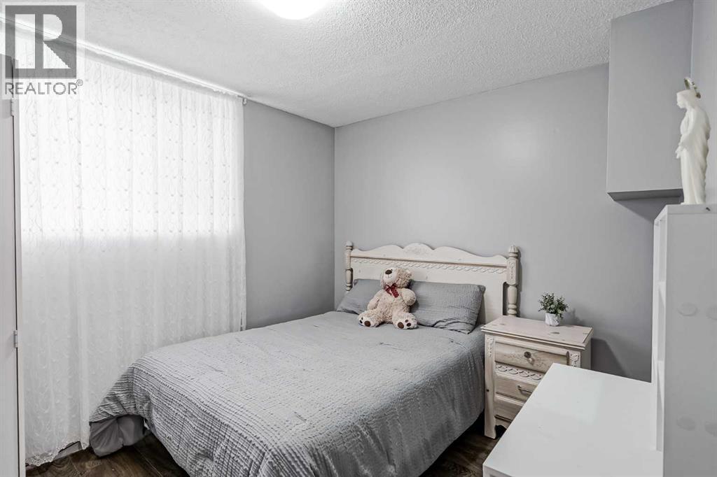 Single Family House Bi-level for Sale in  Marlborough Drive NE Marlborough Calgary 