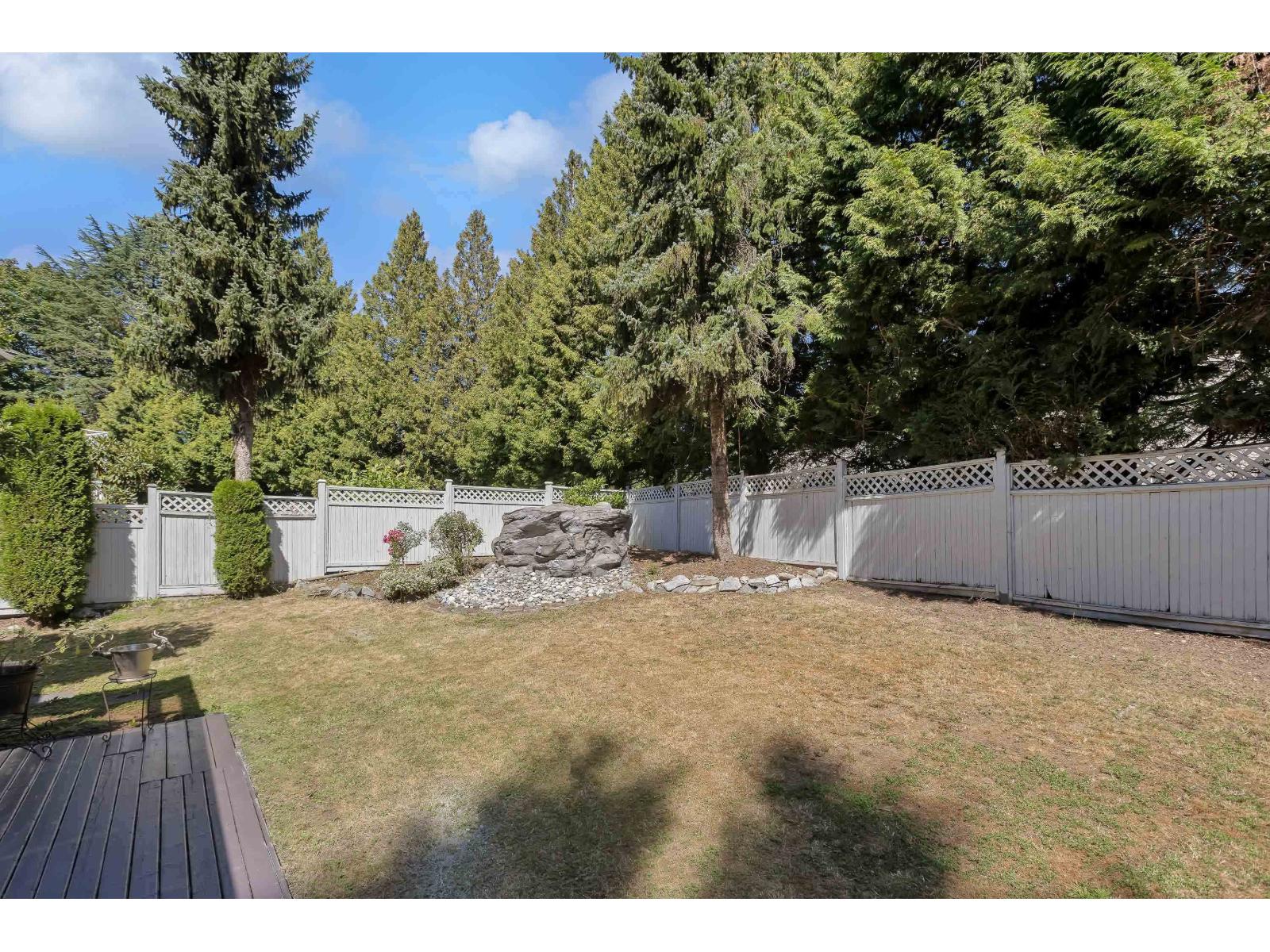Photo 27 of 10418 Fraserglen Dr, Surrey BC