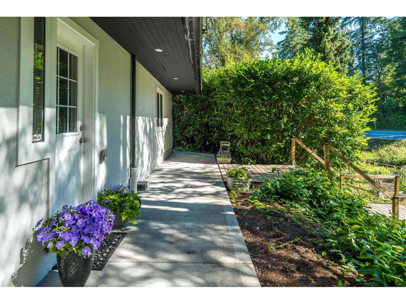 Photo 7 of 23182 Rawlison Crescent, Langley BC