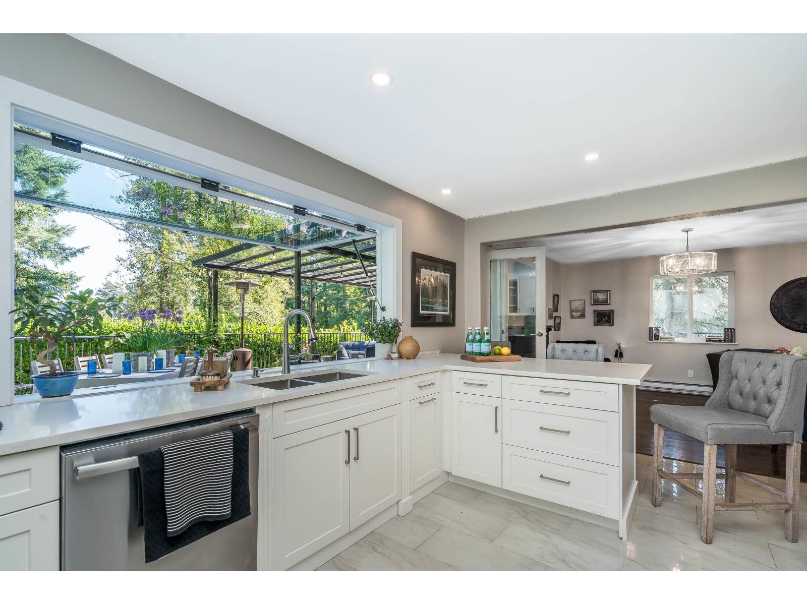 Photo 14 of 23182 Rawlison Crescent, Langley BC