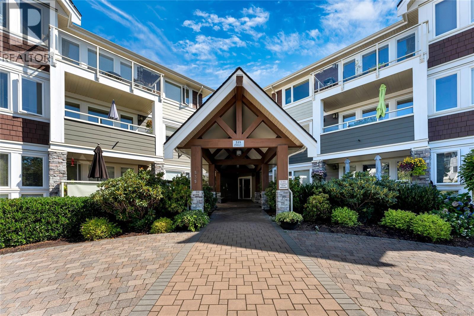 307 535 Heatherdale Lane, Saanich, British Columbia