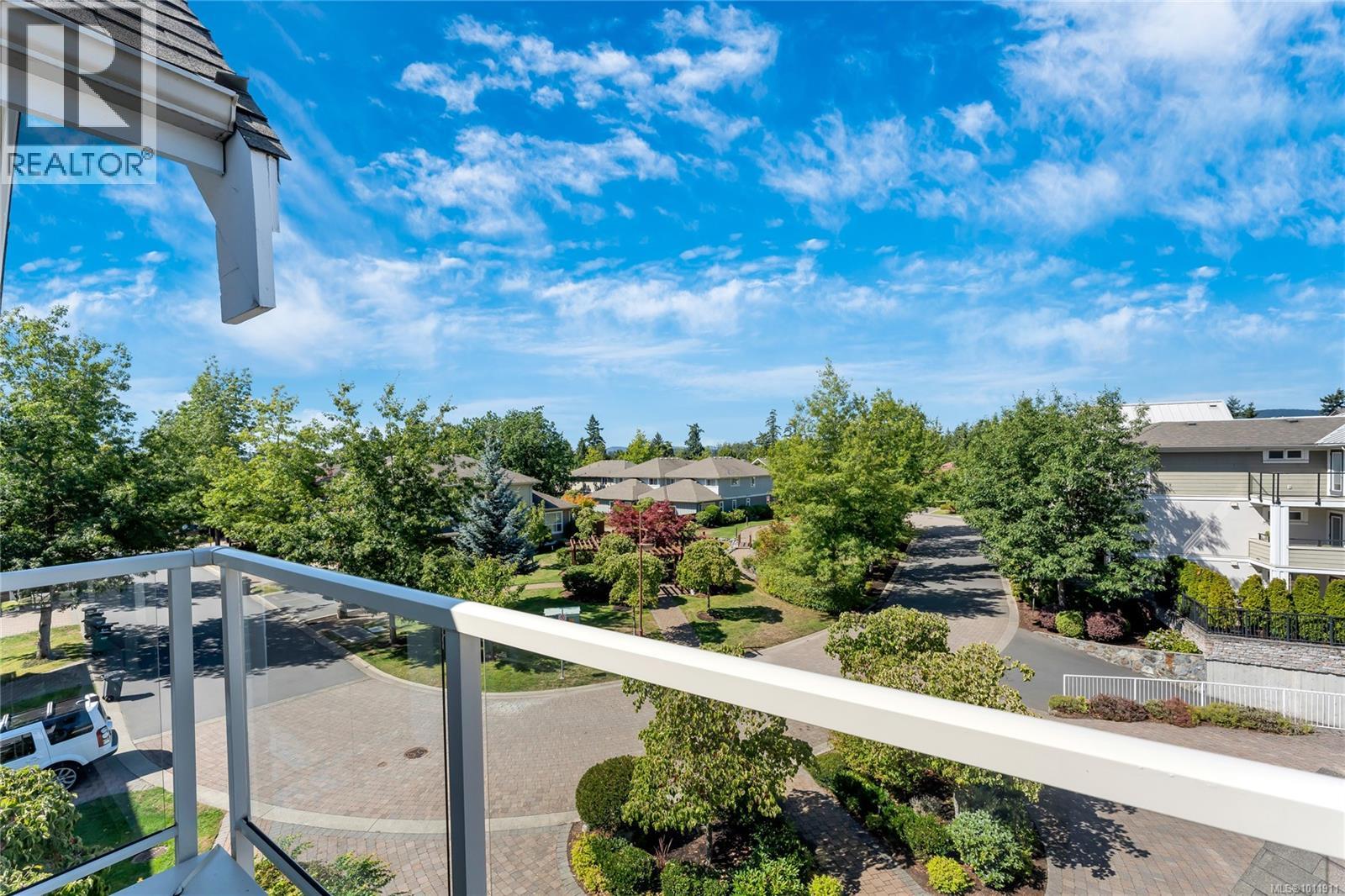 Single Family House for Sale in   Heatherdale Lane Heatherdale Estates Saanich 