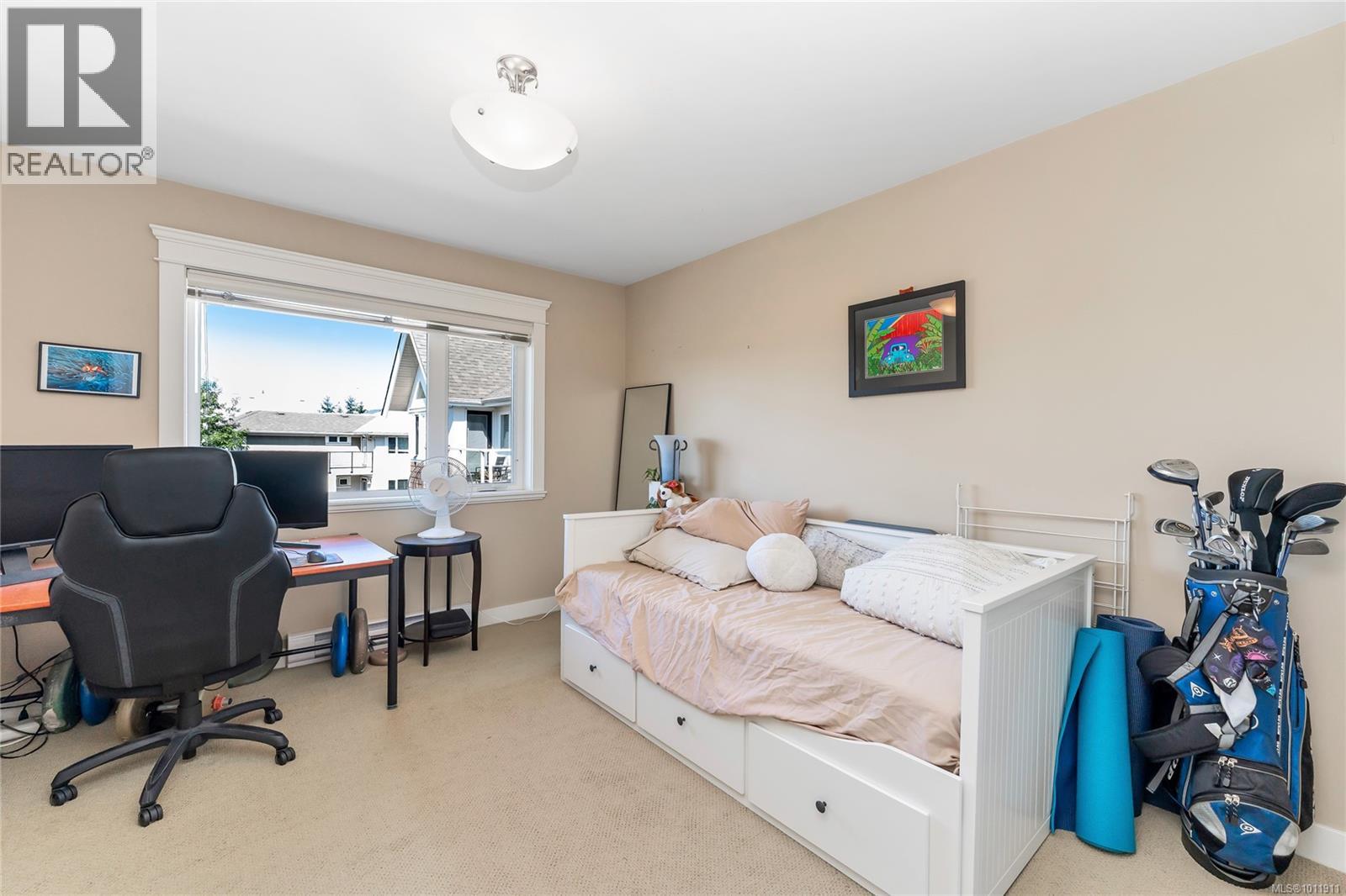 Single Family House for Sale in   Heatherdale Lane Heatherdale Estates Saanich 