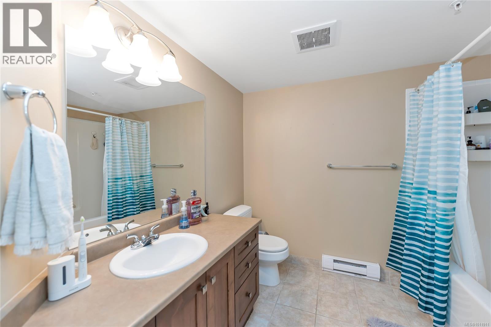 Single Family House for Sale in   Heatherdale Lane Heatherdale Estates Saanich 