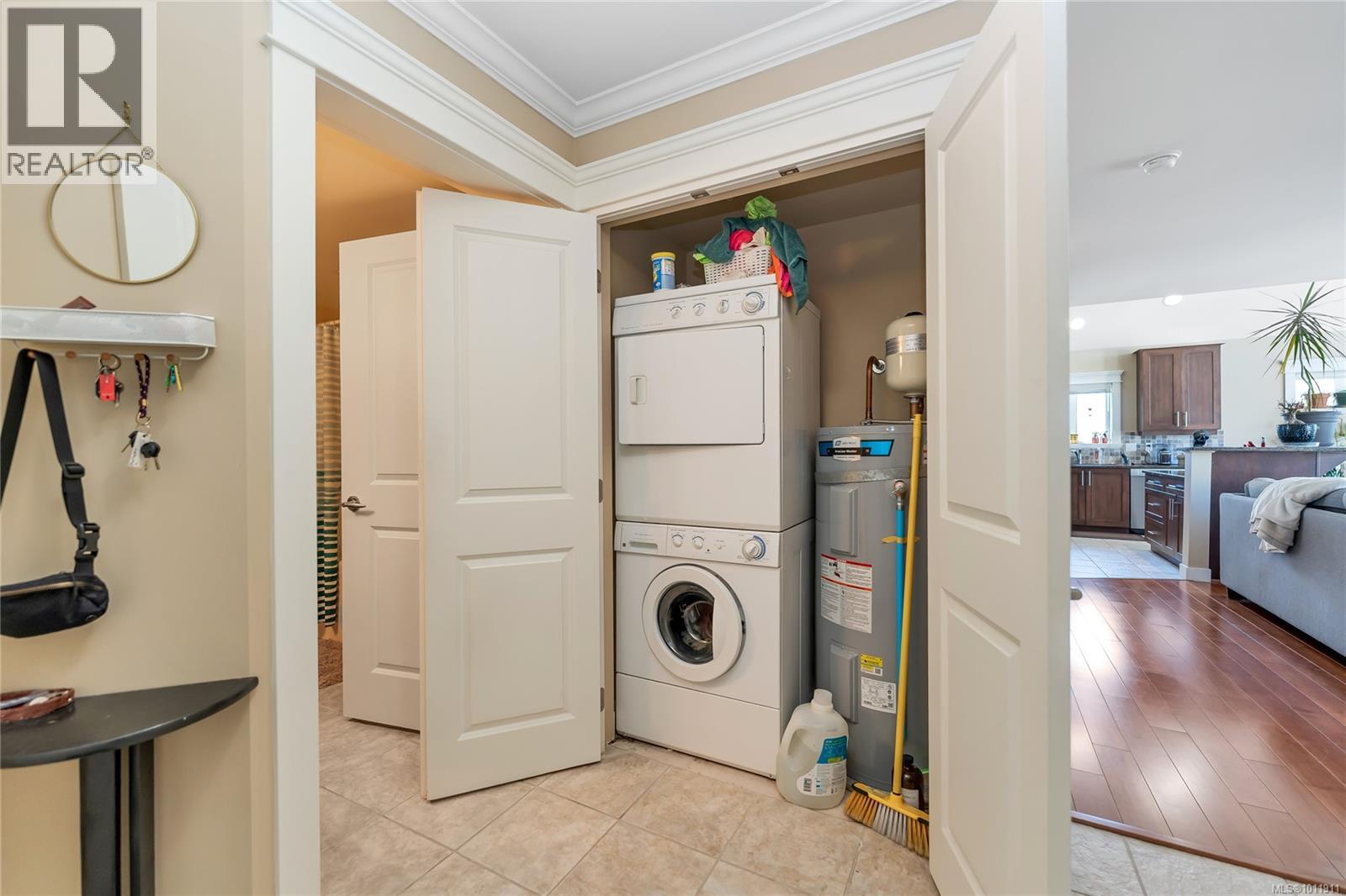 Single Family House for Sale in   Heatherdale Lane Heatherdale Estates Saanich 