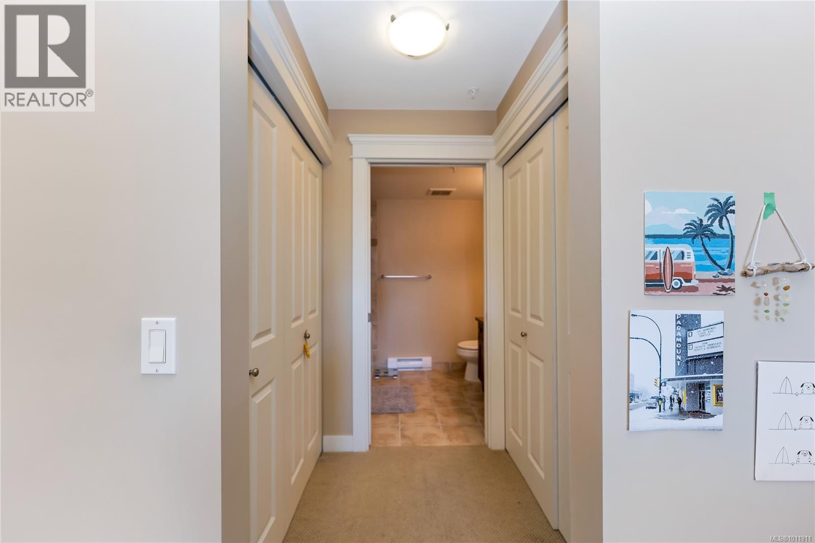 Single Family House for Sale in   Heatherdale Lane Heatherdale Estates Saanich 