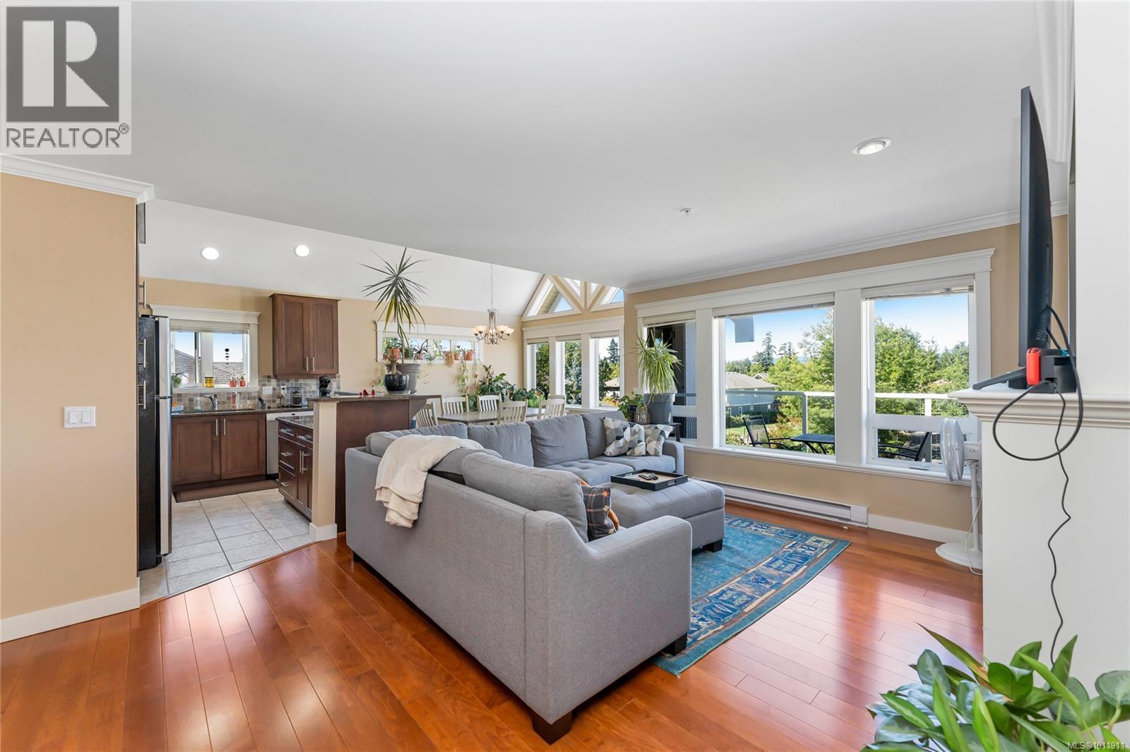 Single Family House for Sale in   Heatherdale Lane Heatherdale Estates Saanich 