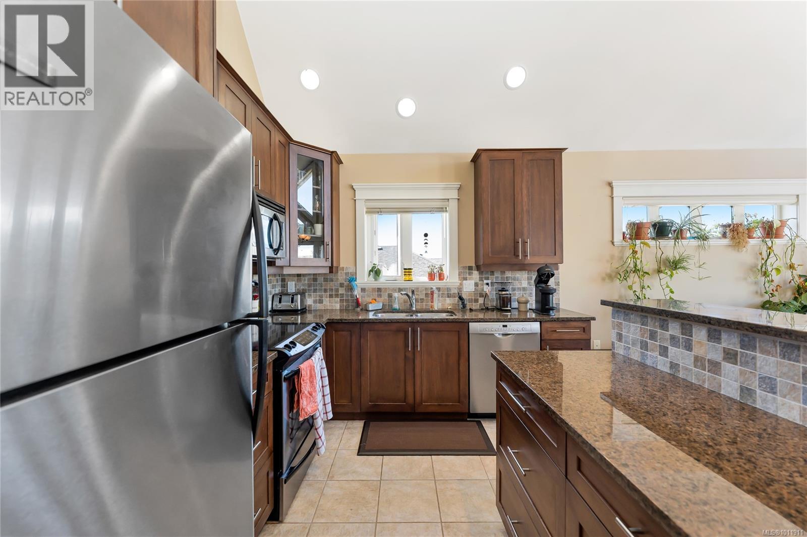 Single Family House for Sale in   Heatherdale Lane Heatherdale Estates Saanich 