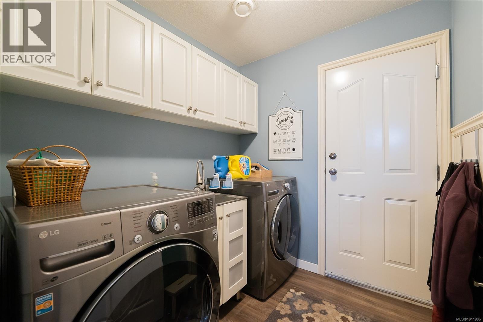 Photo 5 of 5320 Kenwill Dr, Nanaimo BC