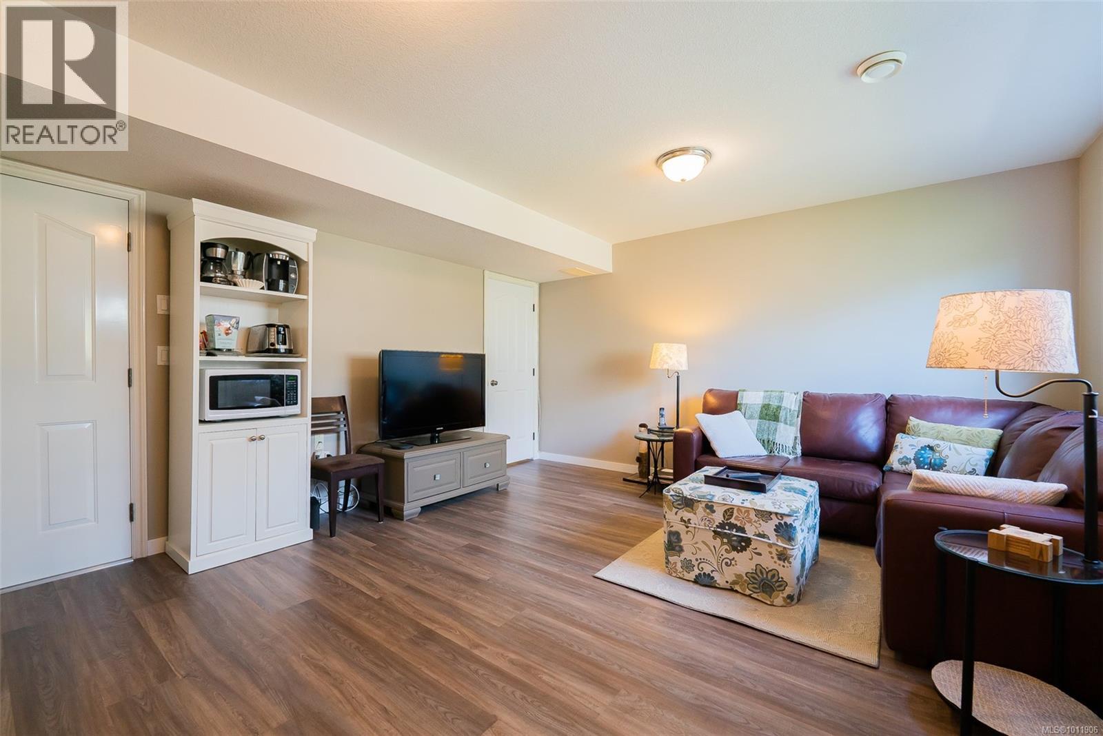 Photo 21 of 5320 Kenwill Dr, Nanaimo BC