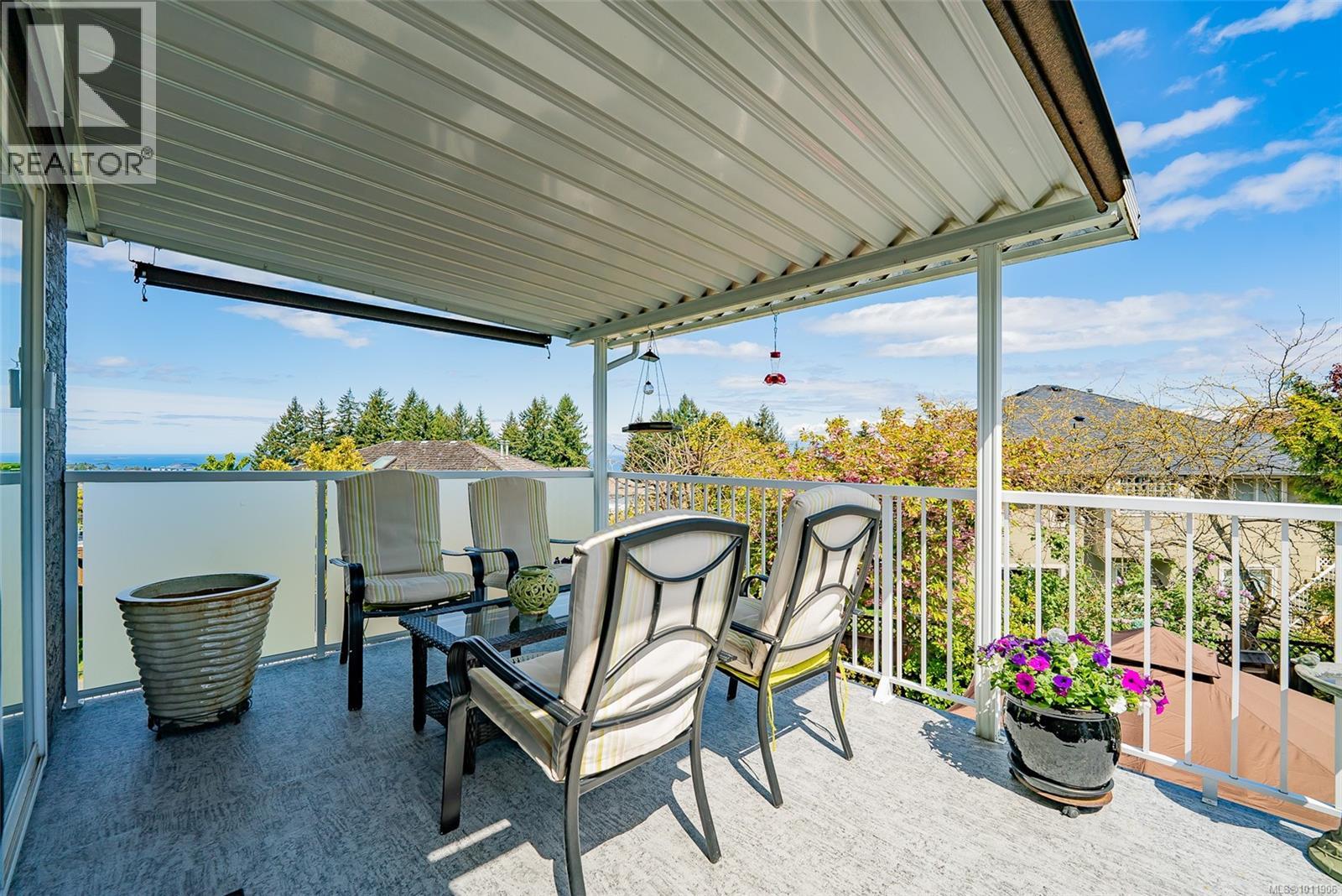 Photo 8 of 5320 Kenwill Dr, Nanaimo BC
