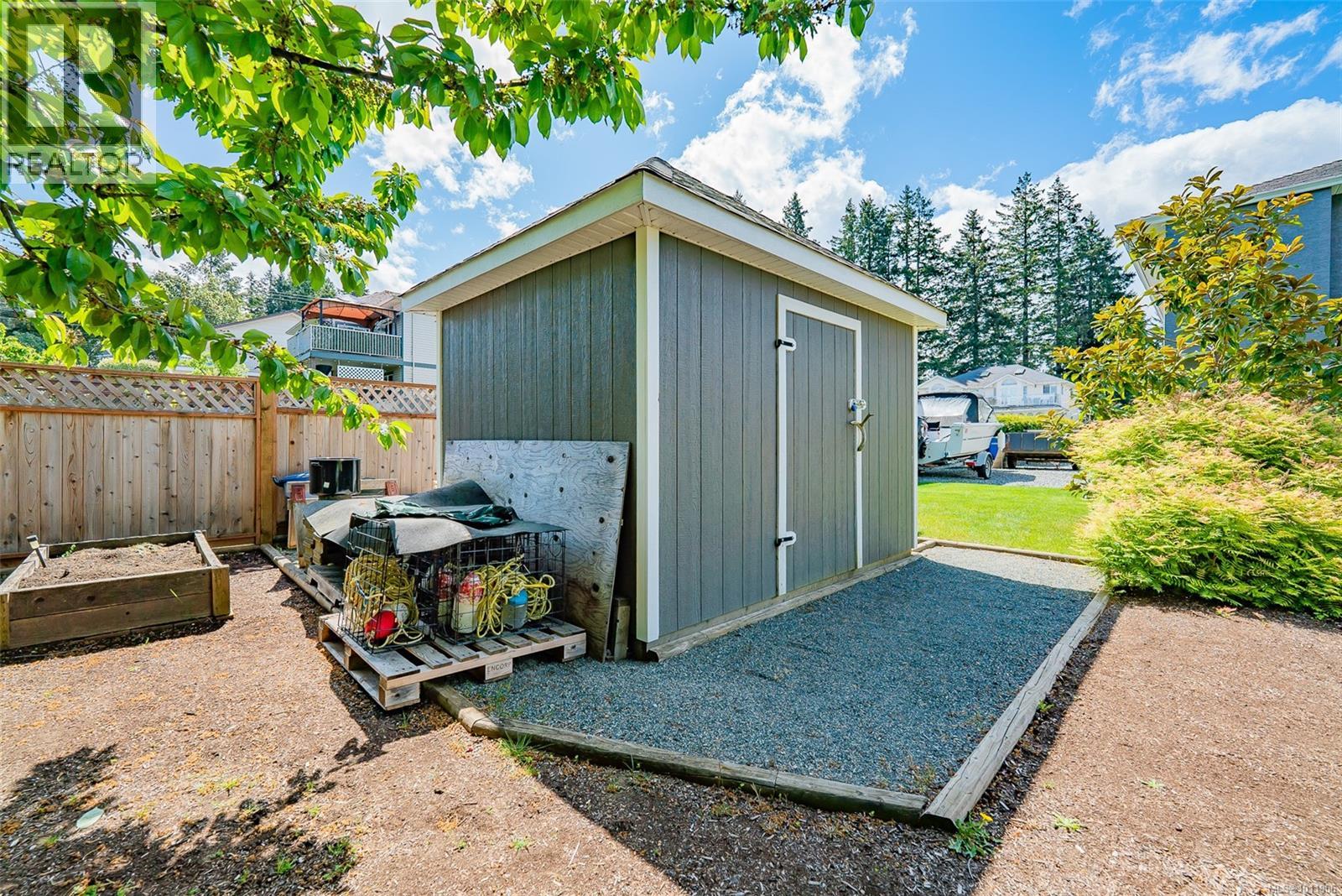 Photo 10 of 5320 Kenwill Dr, Nanaimo BC